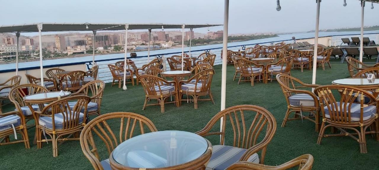 Hotel Ship Queen Isis Elminya Al-Minya Eksteriør bilde